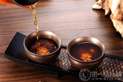 水命人適合使用什麽材質的茶具