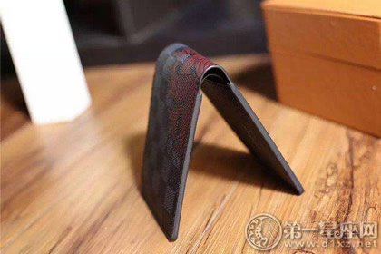 五行缺金適合用什麽顏色的錢包